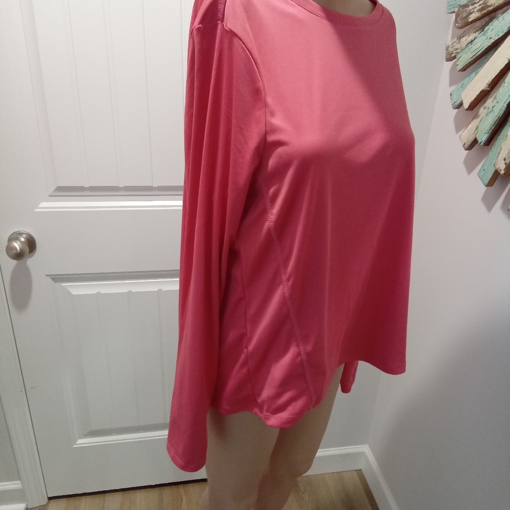 Athletic Size XL. Women's Pink Long Sleeve Athletic Top